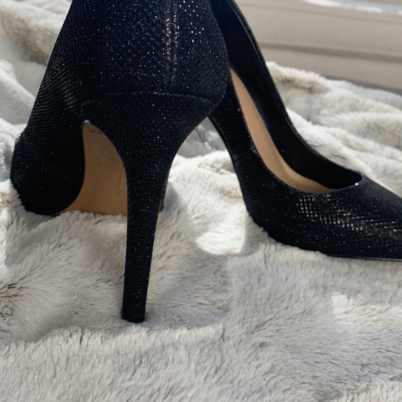 Reduced $ NEW Vince Black Toe Pumps - Picture 3 of 9